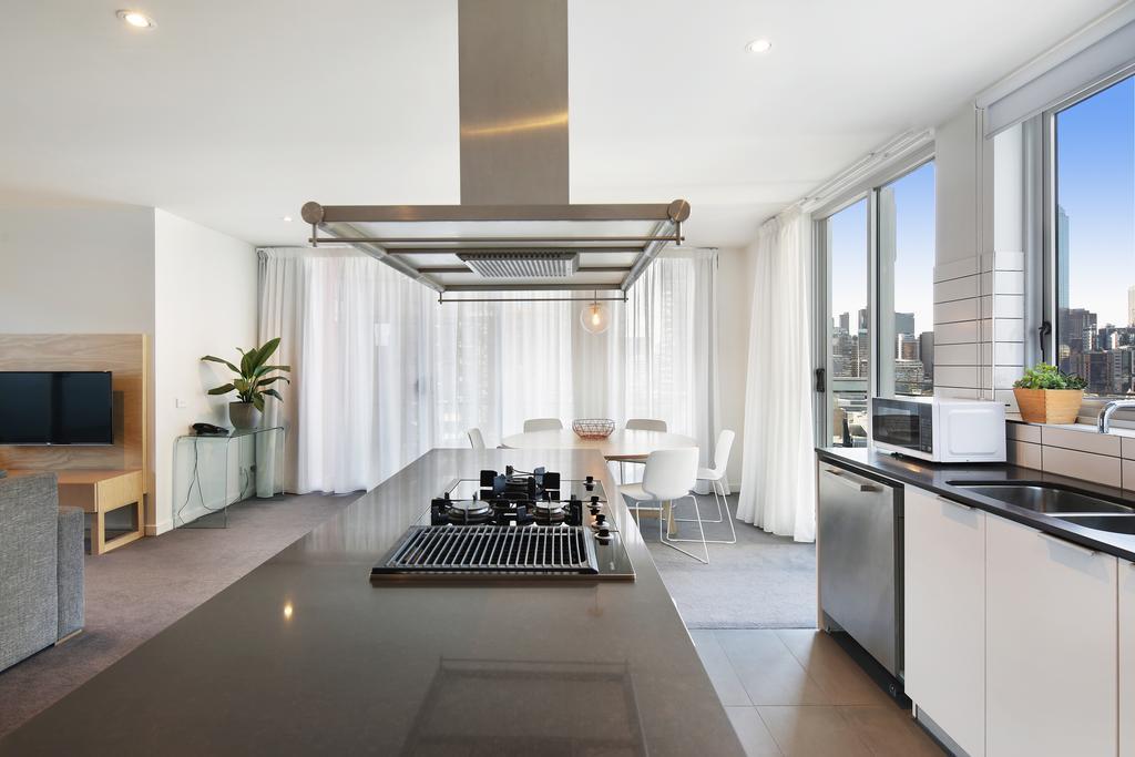 Aria Hotel Apartments Мельбурн Экстерьер фото
